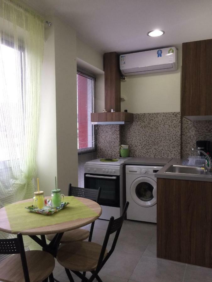 Cozy Apartment Near To The Airport Kouvarás Eksteriør bilde